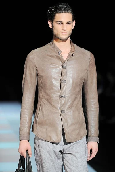 Look 13
